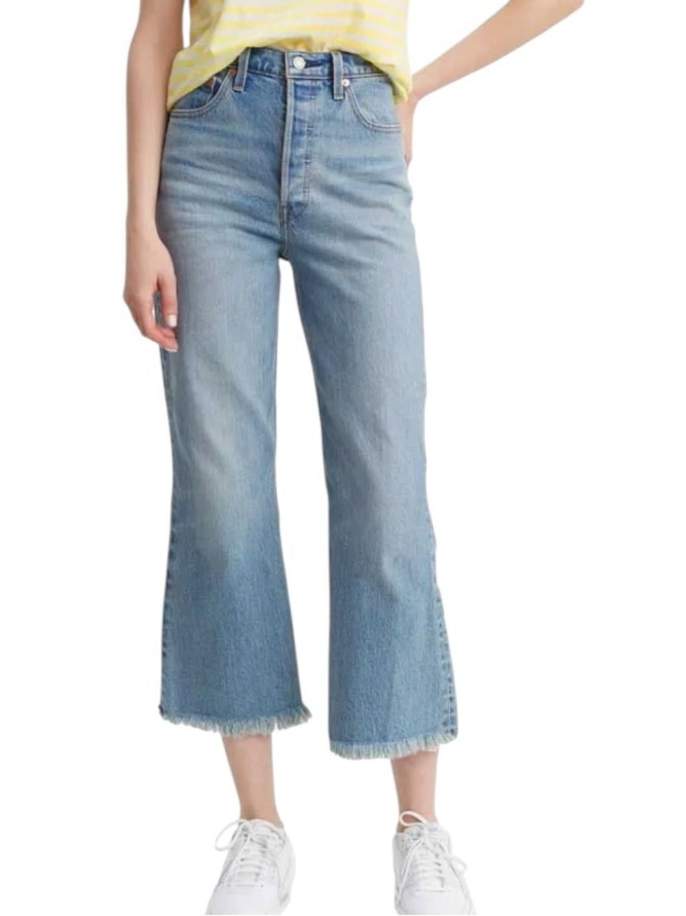 Levi’s rib cage Cropped Flare Jeans size 26